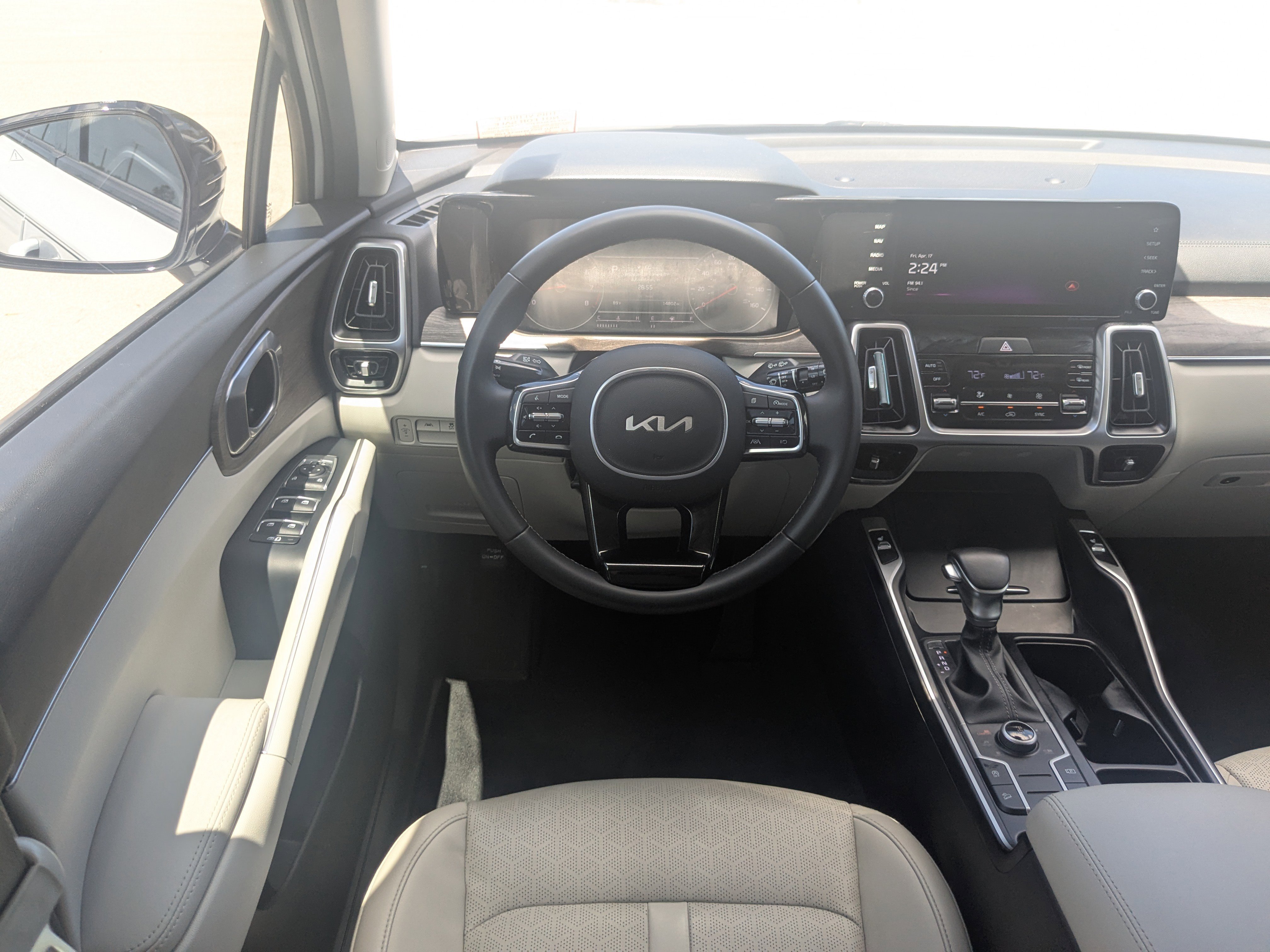 Certified 2023 Kia Sorento S w/ Panoramic Sunroof Package image 21