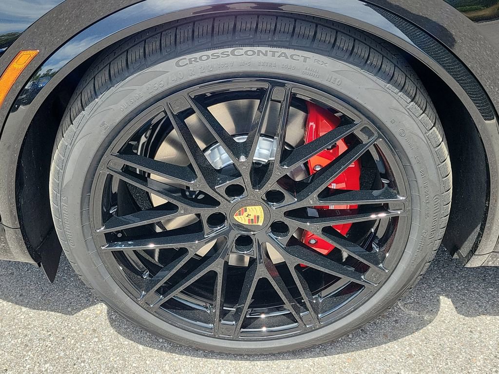 New 2026 Porsche Macan GTS Electric image 12