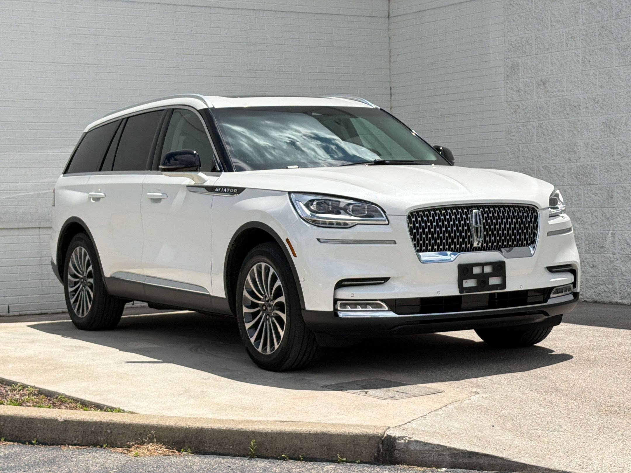 Used 2020 Lincoln Aviator Reserve w/ Equipment Group 201A AWD/4WD image 7