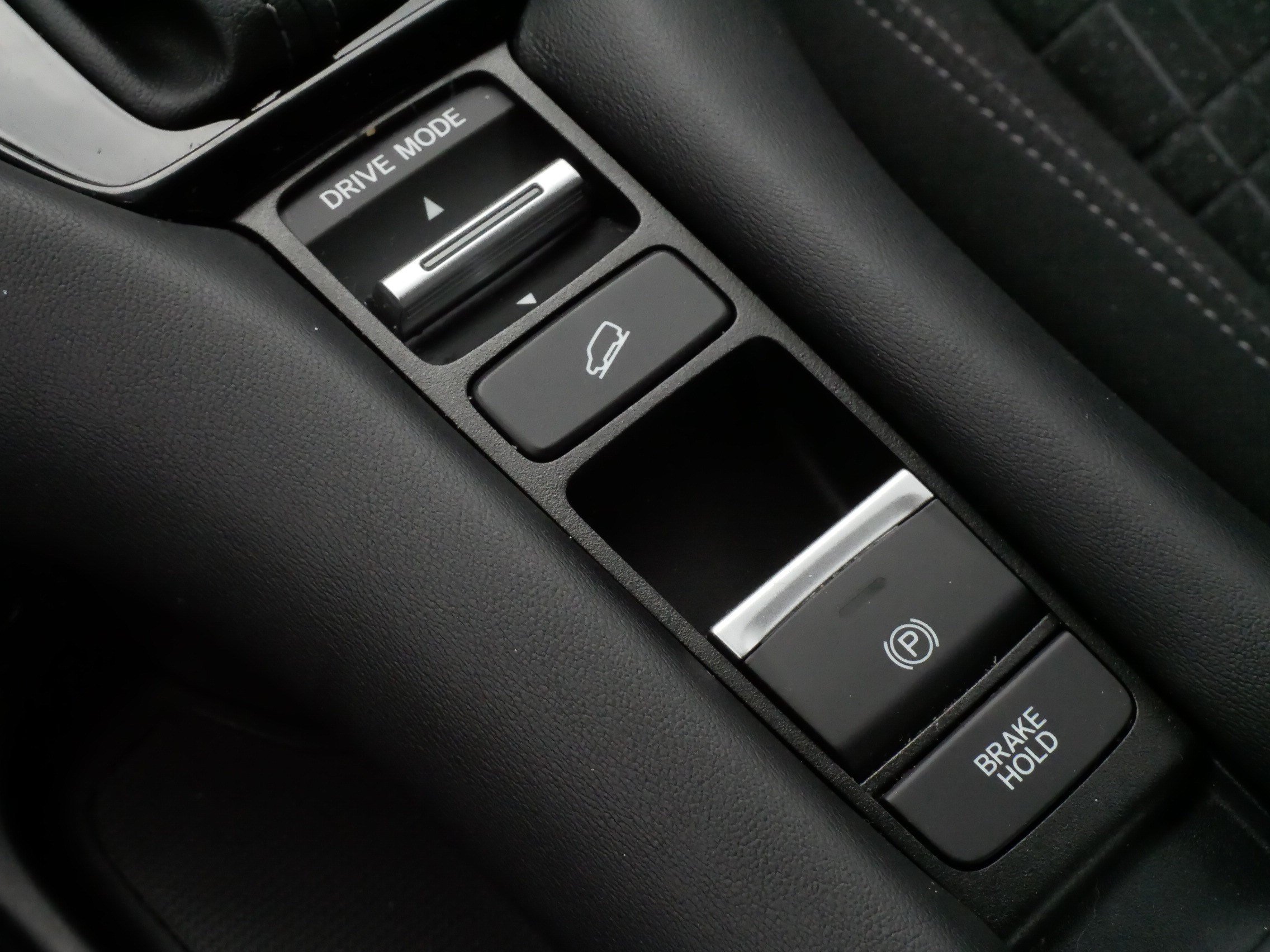 Used 2024 Honda HR-V LX image 25