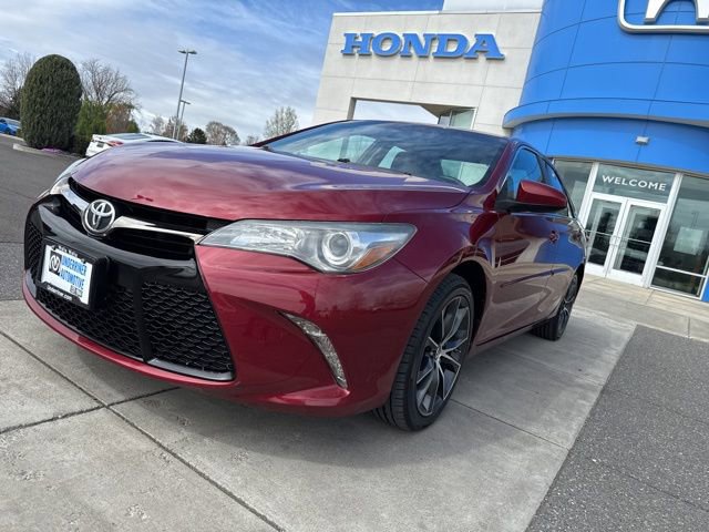 Used 2017 Toyota Camry XSE w/ Moonroof Package image 15