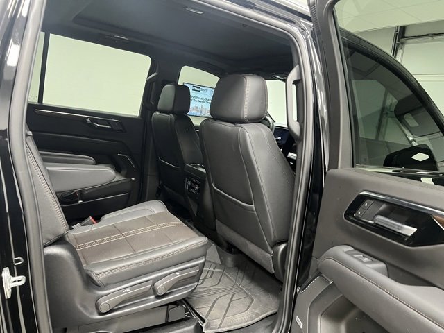 Used 2025 Chevrolet Suburban High Country image 49