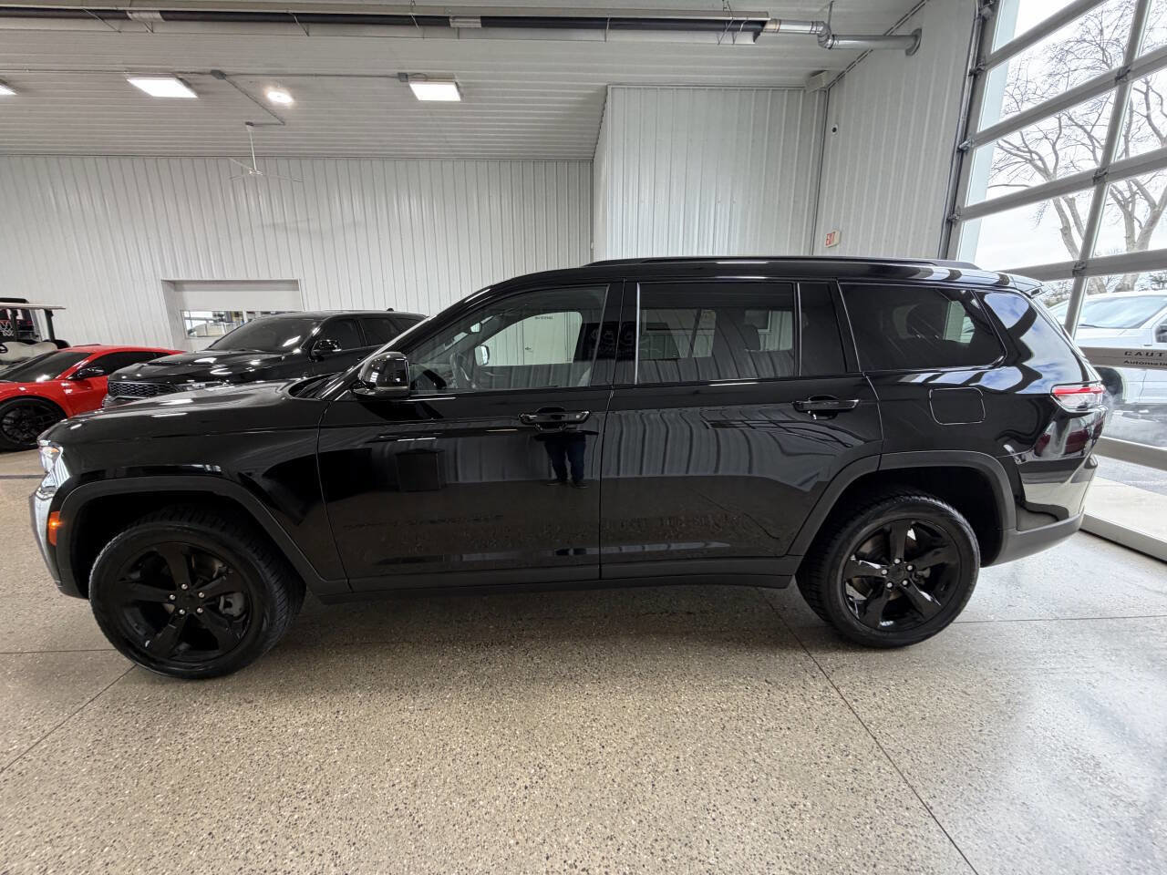 Used 2023 Jeep Grand Cherokee L Laredo AWD/4WD image 19