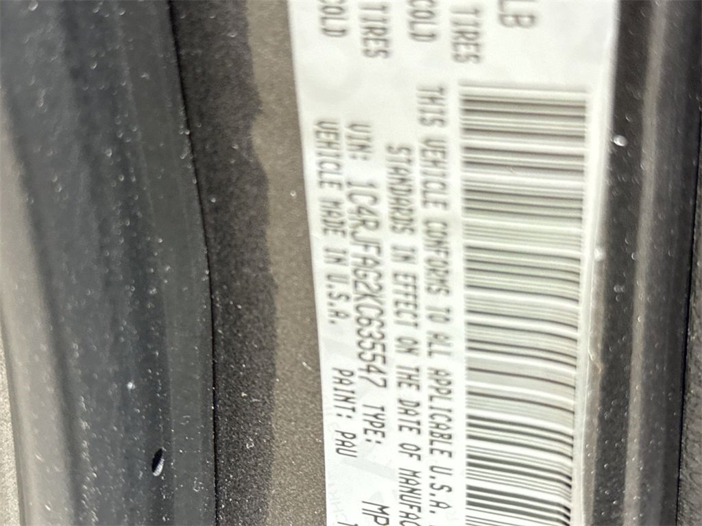 Used 2019 Jeep Grand Cherokee Laredo image 27