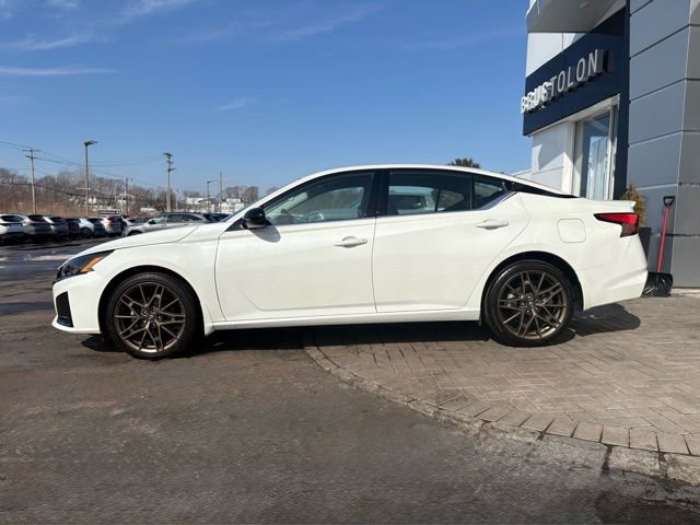 Used 2025 Nissan Altima 2.5 SR image 11