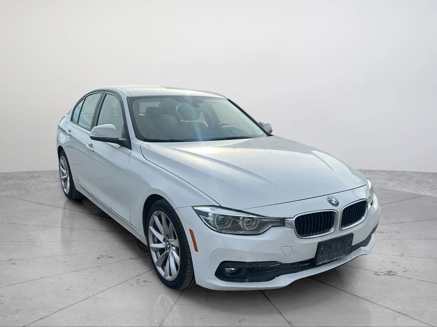 Used 2018 BMW 320i Sedan image 11