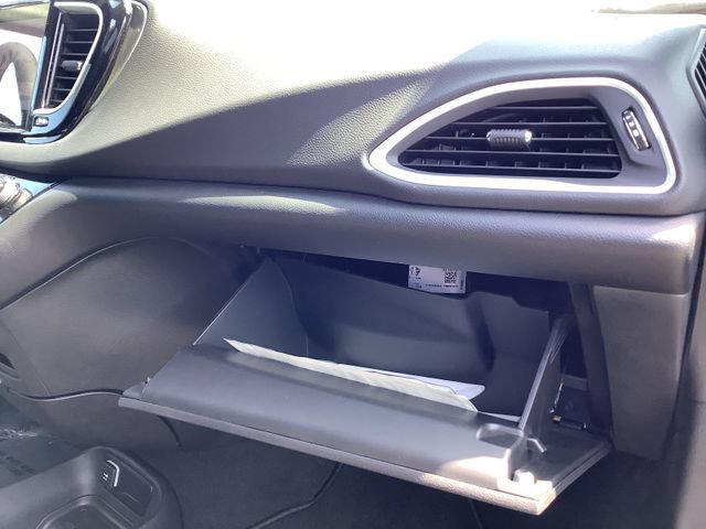 Used 2025 Chrysler Voyager LX FWD image 39