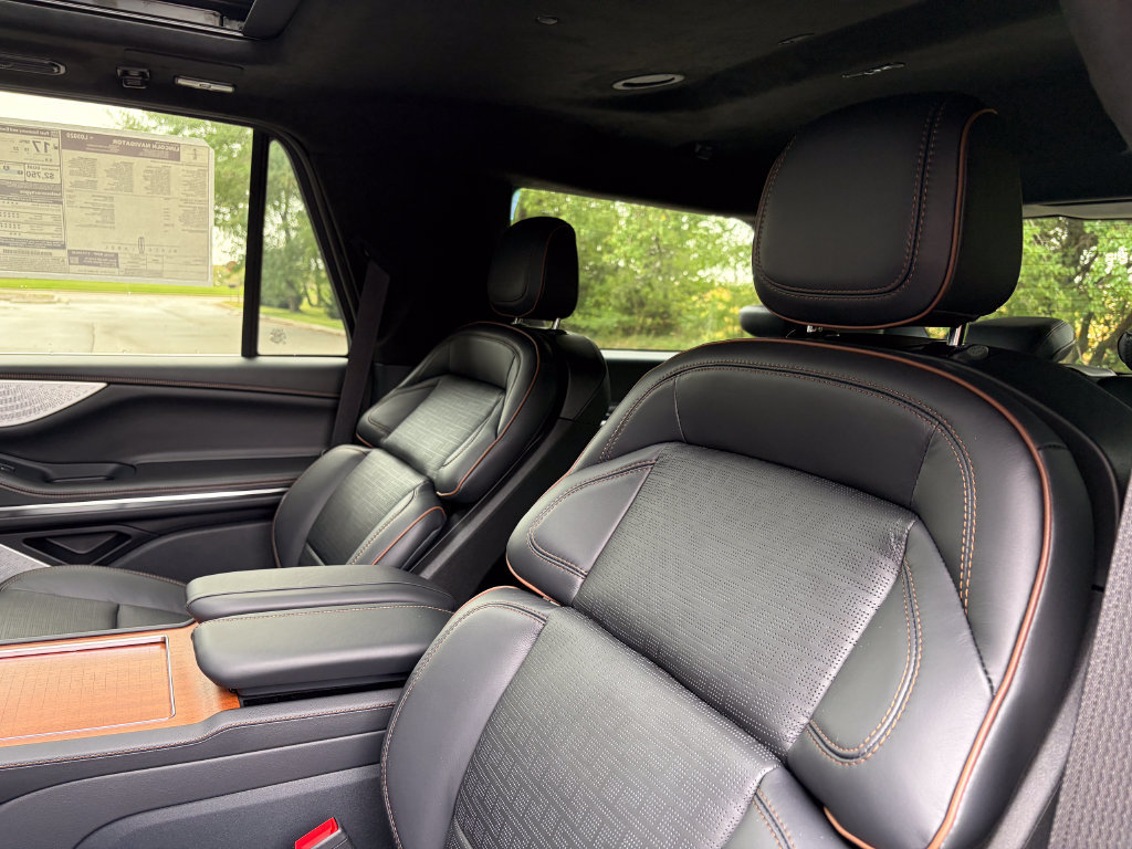 New 2027 Lincoln Navigator Black Label AWD/4WD image 23