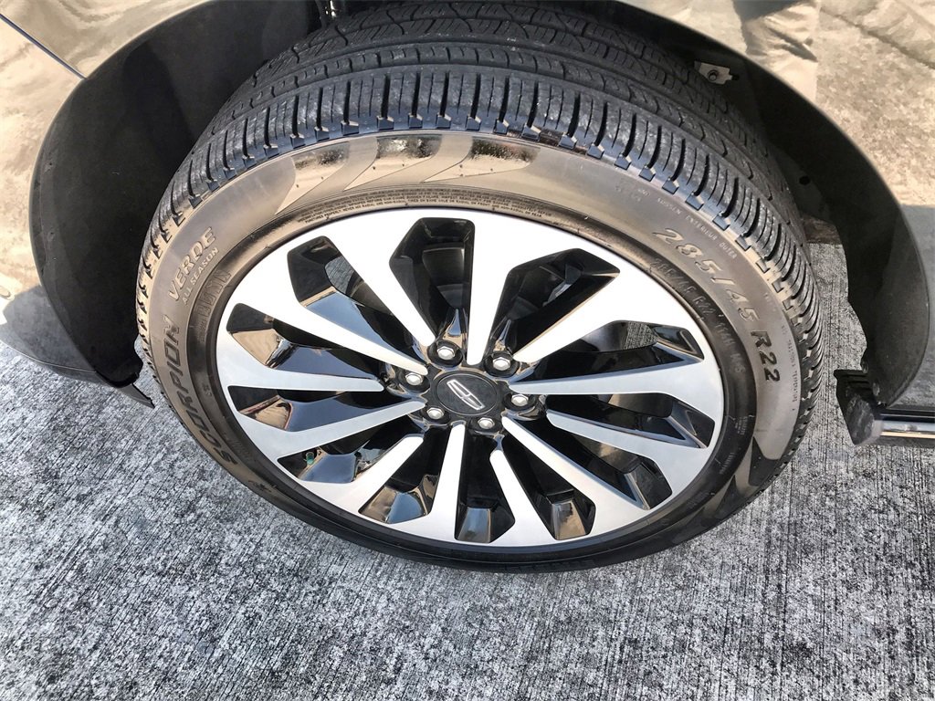 Used 2024 Lincoln Navigator Reserve image 10