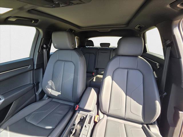 New 2025 Audi Q3 2.0T Premium w/ Convenience Package AWD/4WD image 16