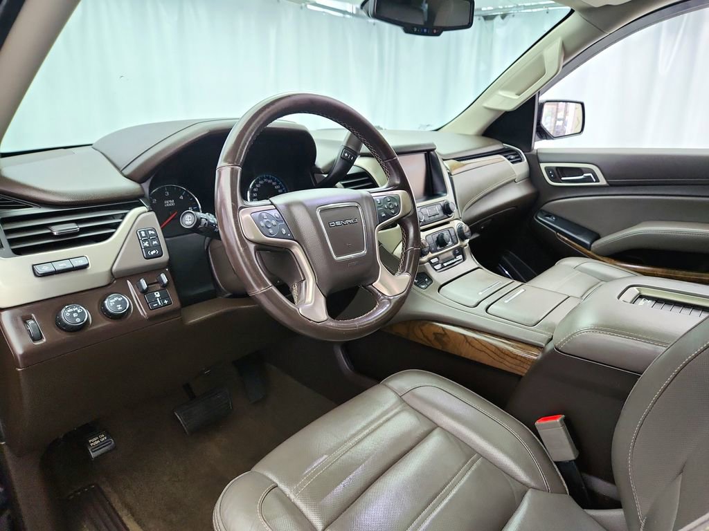 Used 2019 GMC Yukon XL Denali w/ Denali Ultimate Package AWD/4WD image 10