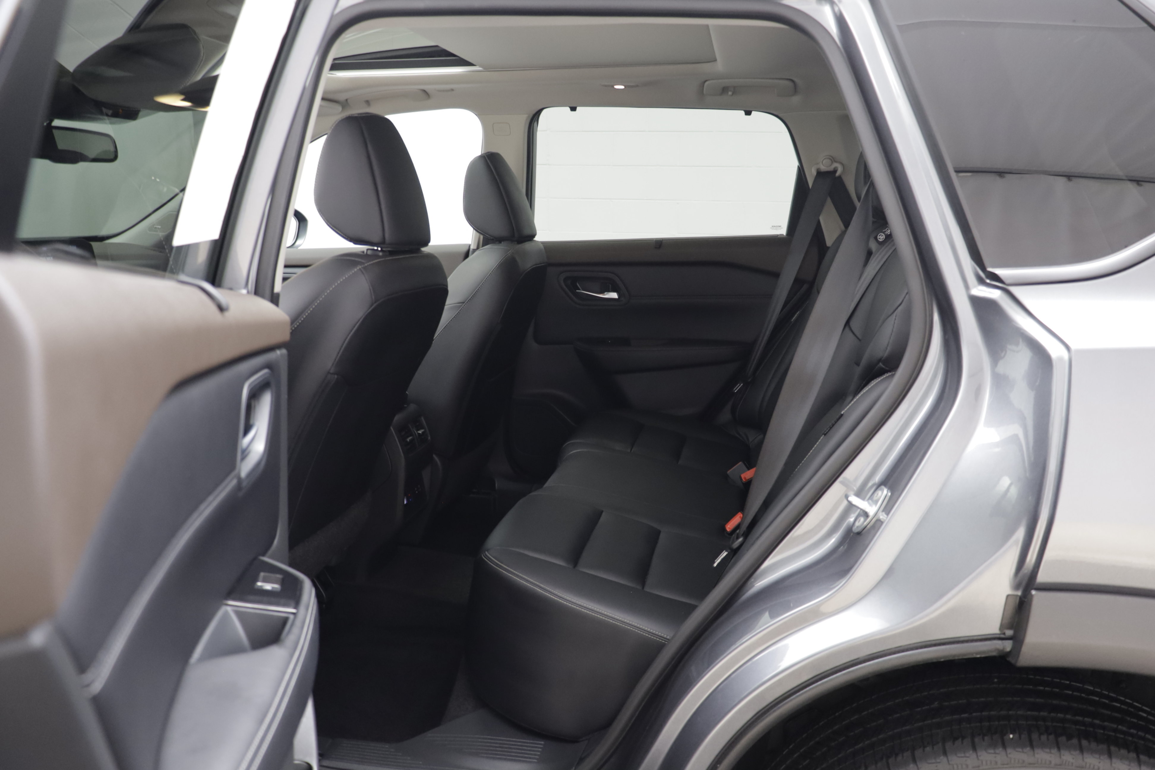 Used 2023 Nissan Rogue SL AWD/4WD image 15