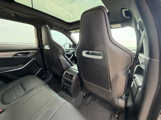 Used 2026 Jaguar F-PACE R-Dynamic S AWD/4WD image 17