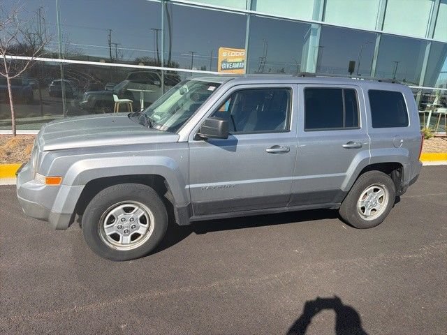 Used 2015 Jeep Patriot Sport w/ Power Value Group AWD/4WD image 23
