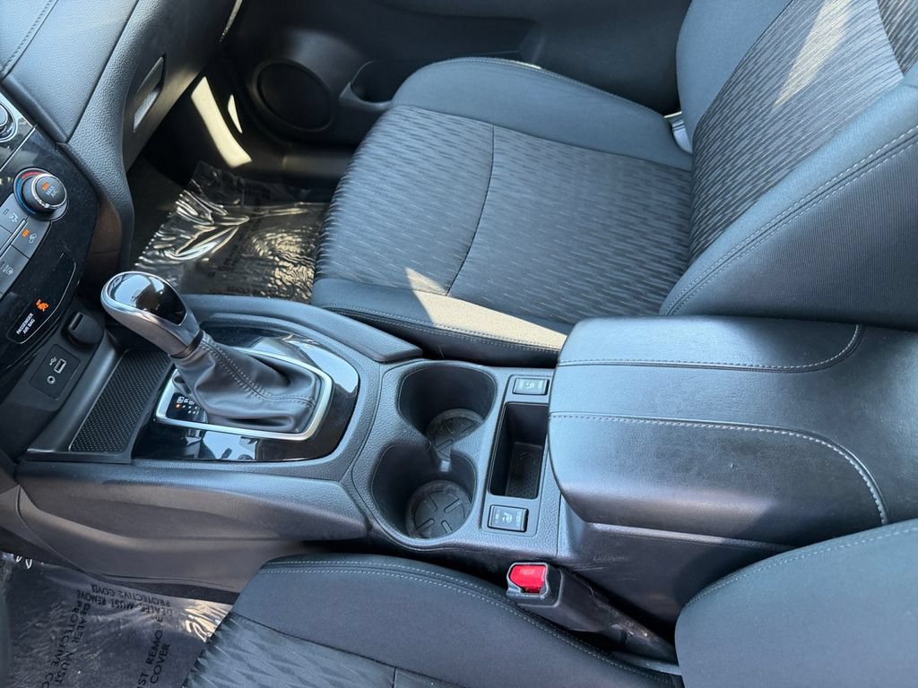 Used 2018 Nissan Rogue S AWD/4WD image 17