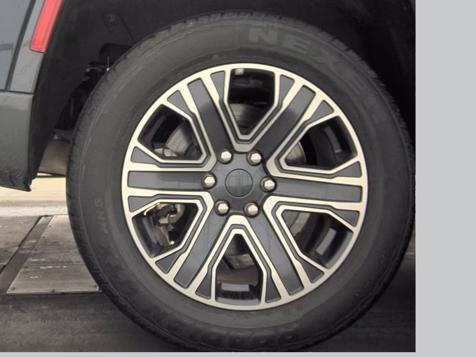 Used 2022 Jeep Wagoneer Series III w/ Flexible Seating Group image 12