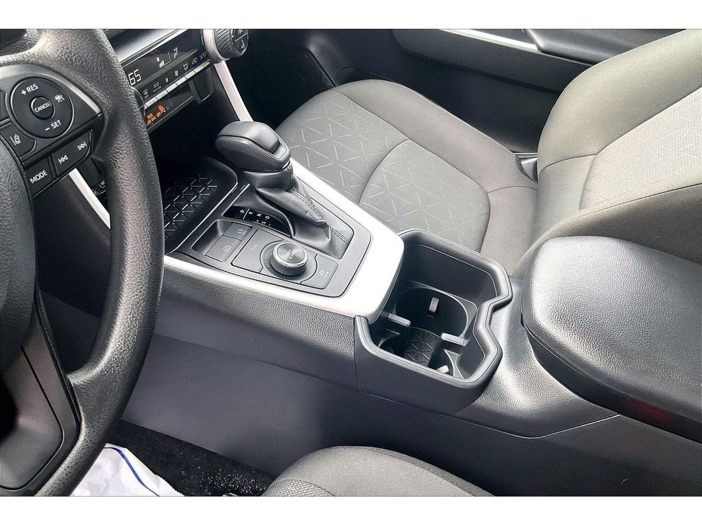 Used 2024 Toyota RAV4 XLE AWD/4WD image 19