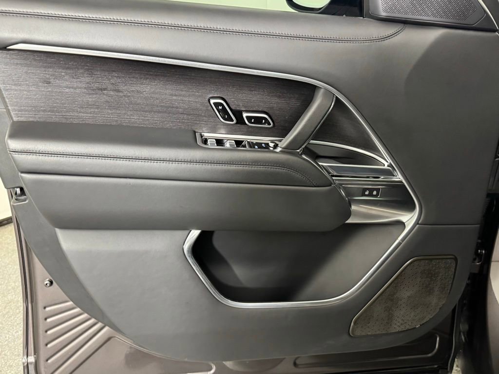 Used 2023 Land Rover Range Rover Long Wheelbase First Edition image 11