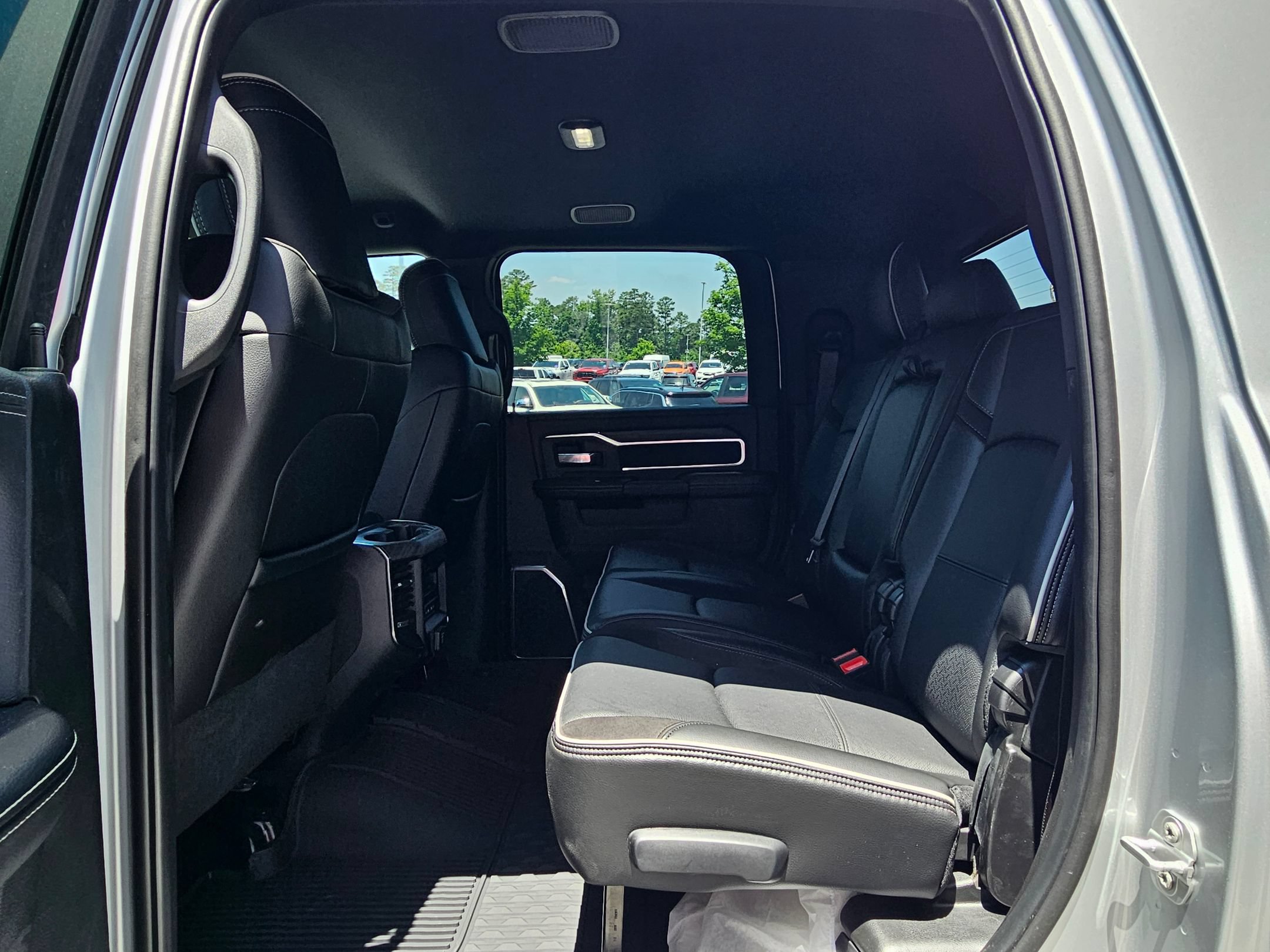 New 2026 RAM 2500 Laramie AWD/4WD image 22