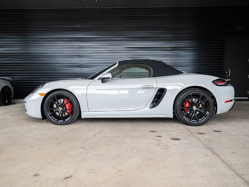 Certified 2025 Porsche 718 Boxster S RWD image 2