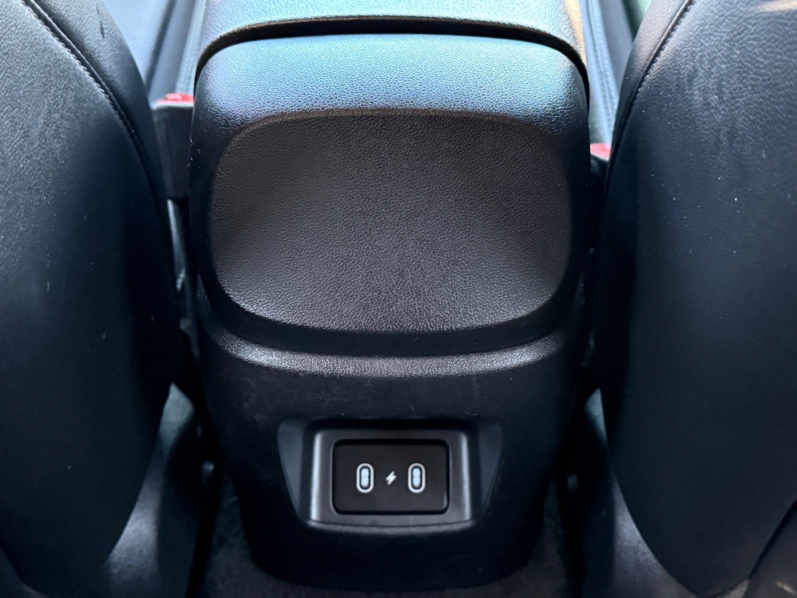 Used 2024 Hyundai Elantra Limited FWD image 14