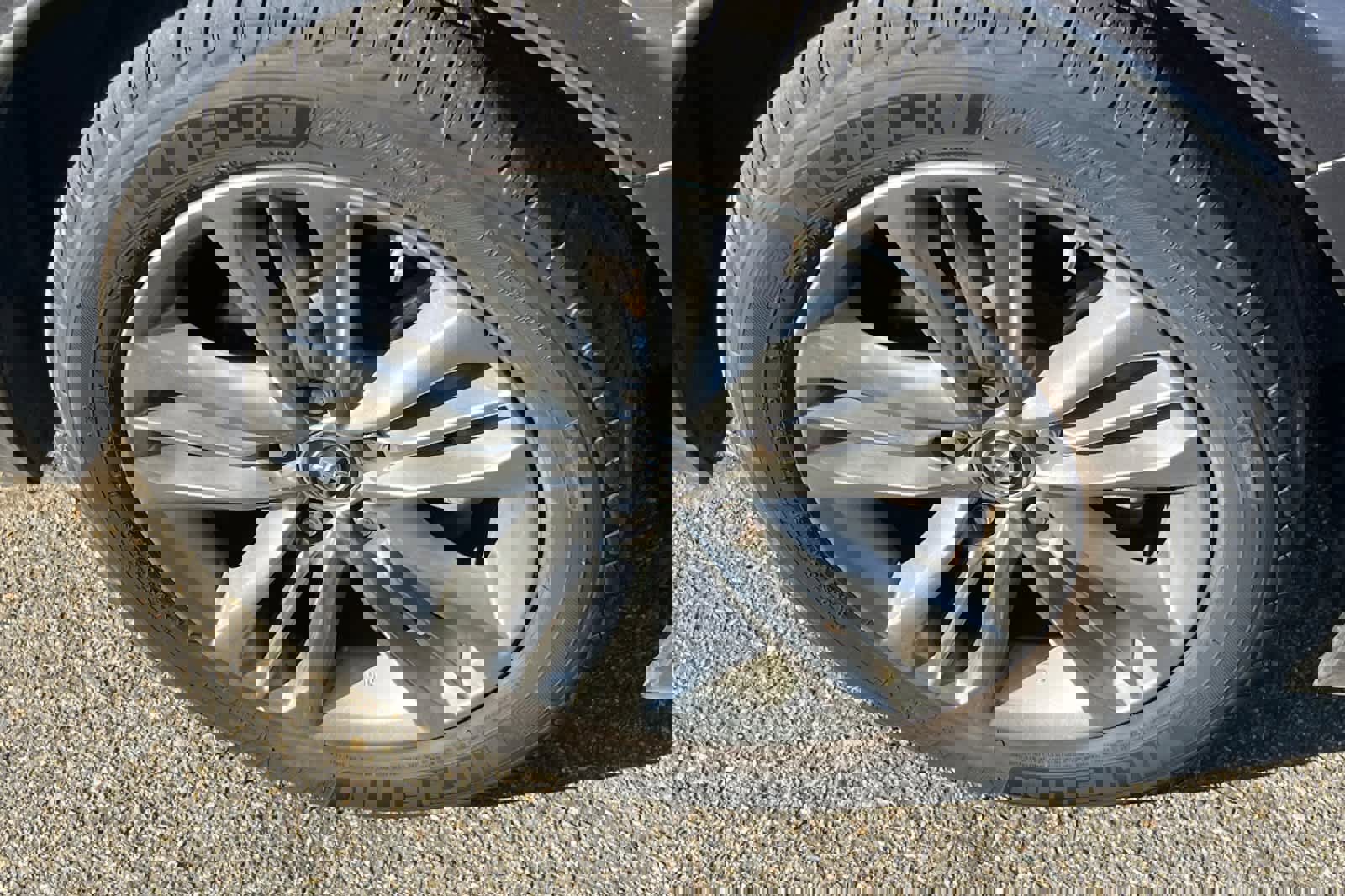 Used 2017 Toyota Camry SE w/ Moonroof Package image 15