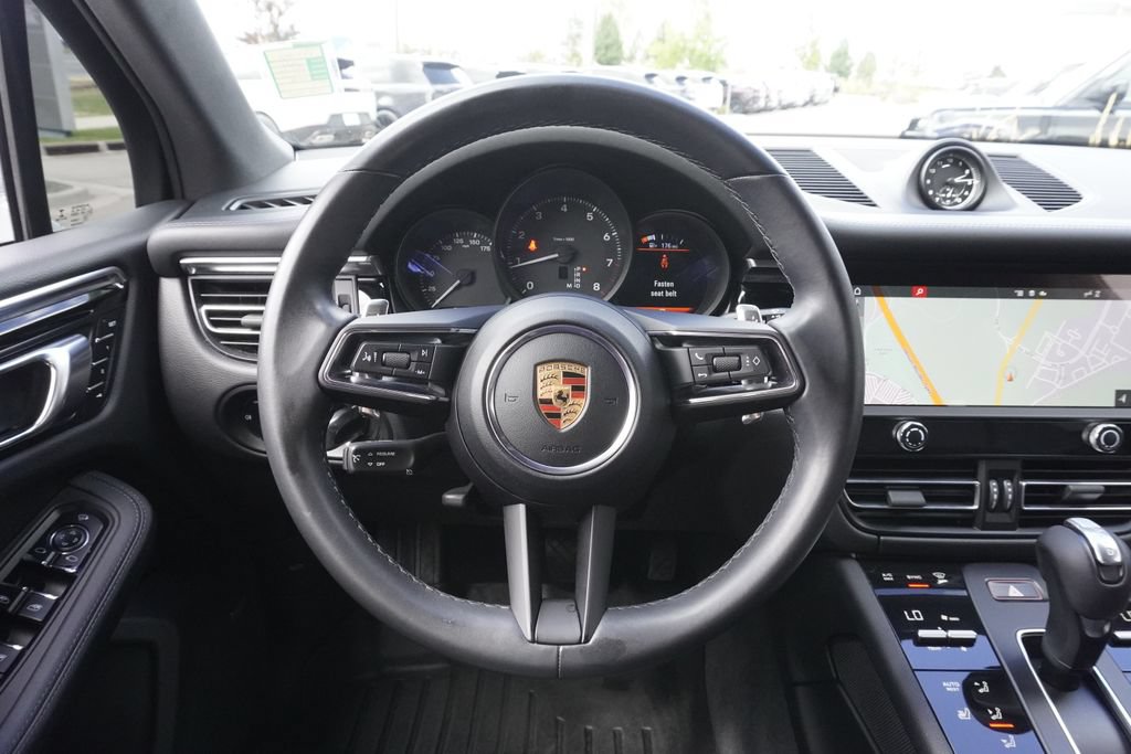Used 2022 Porsche Macan AWD/4WD image 10