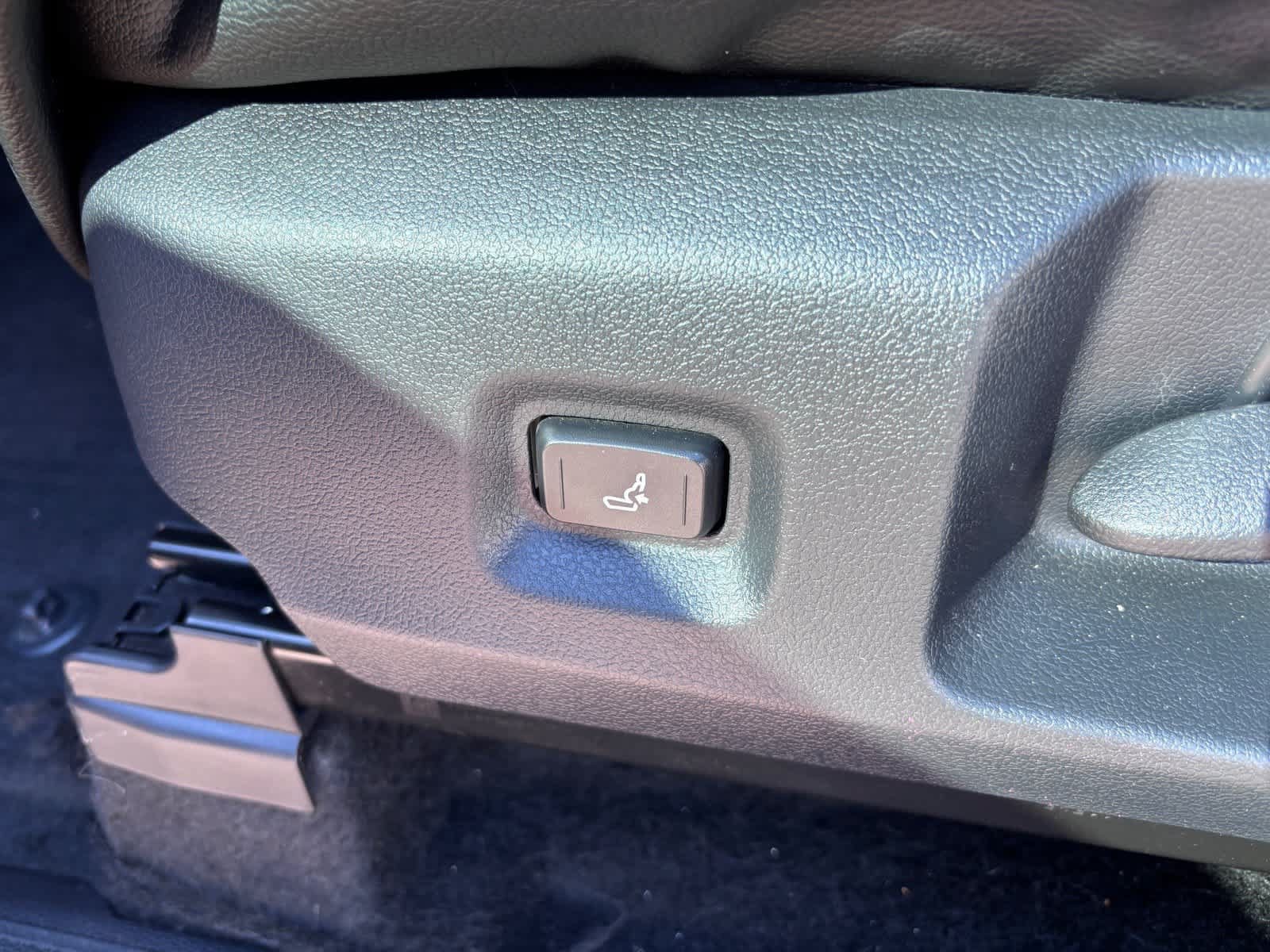 Used 2025 Toyota Tacoma SR5 RWD image 12