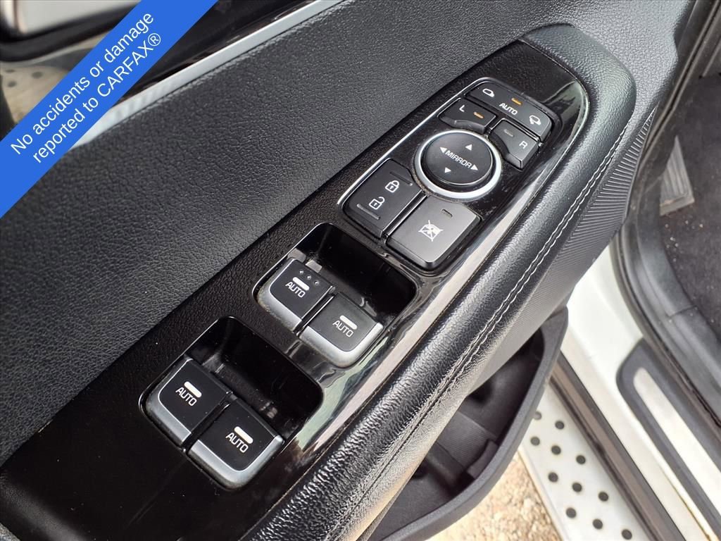 Used 2016 Kia Sorento SX image 16