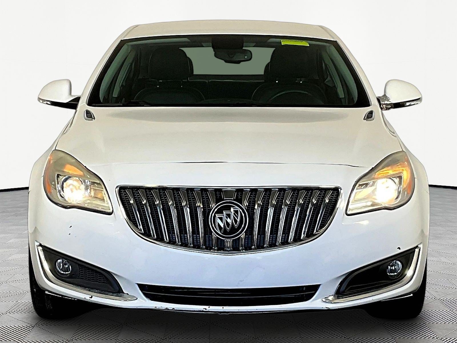 Used 2016 Buick Regal Premium AWD/4WD image 2