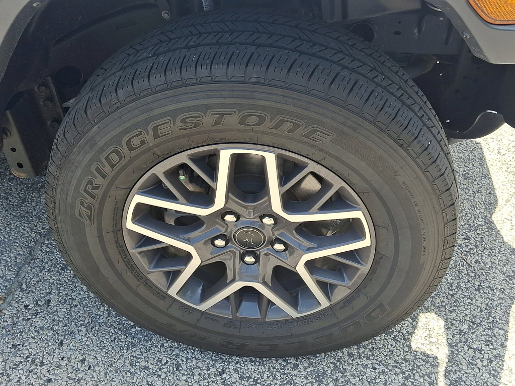 Used 2025 Jeep Wrangler Unlimited Sahara AWD/4WD image 9