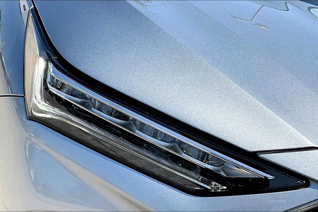 Certified 2026 Acura MDX w/ Technology Package FWD image 34