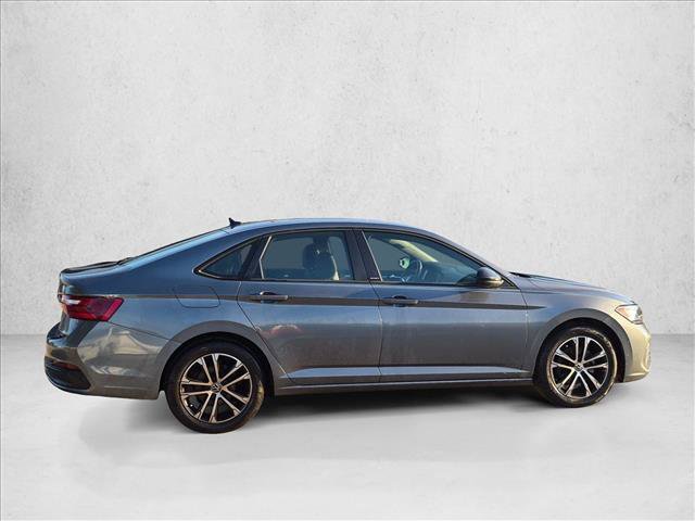 Used 2024 Volkswagen Jetta Sport FWD image 4