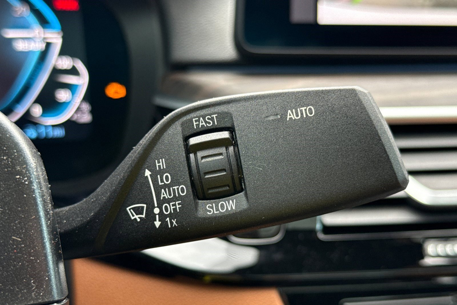 Certified 2023 BMW 530e w/ Premium Package image 33