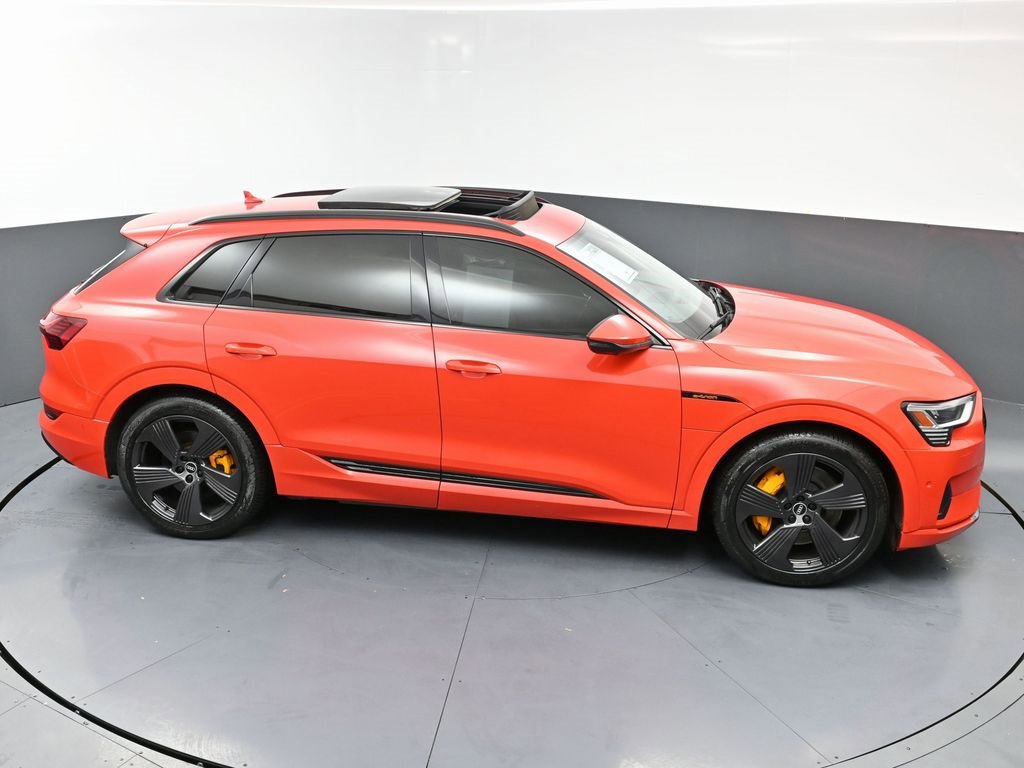 Used 2022 Audi e-tron Premium Plus w/ Premium Plus Package image 50