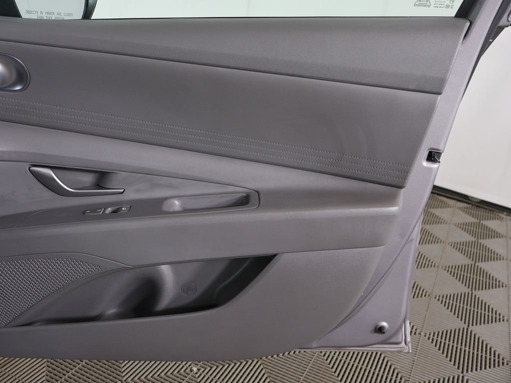 Used 2024 Hyundai Elantra Blue FWD image 19