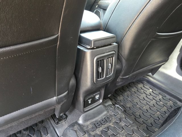 Used 2020 Jeep Compass Limited AWD/4WD image 10