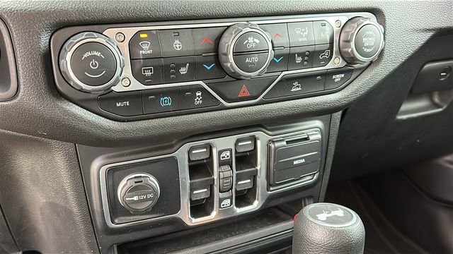 Used 2024 Jeep Wrangler Unlimited w/ Convenience Group image 16