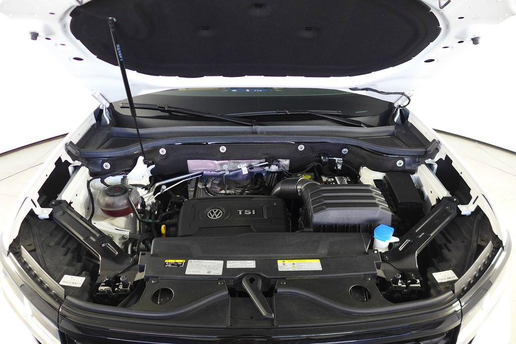 Used 2023 Volkswagen Atlas Cross Sport SEL R-Line image 6