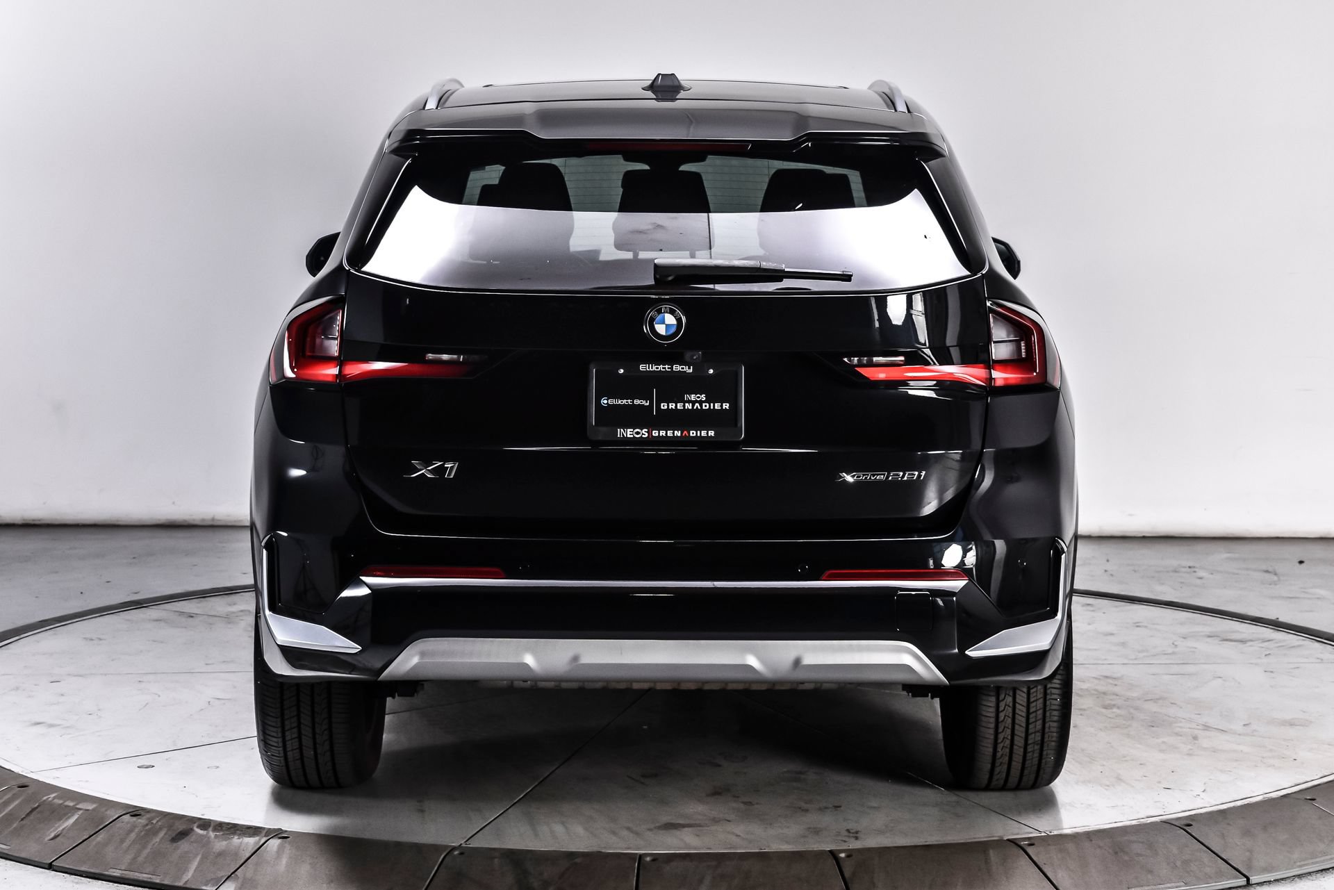 Used 2024 BMW X1 xDrive28i AWD/4WD image 5