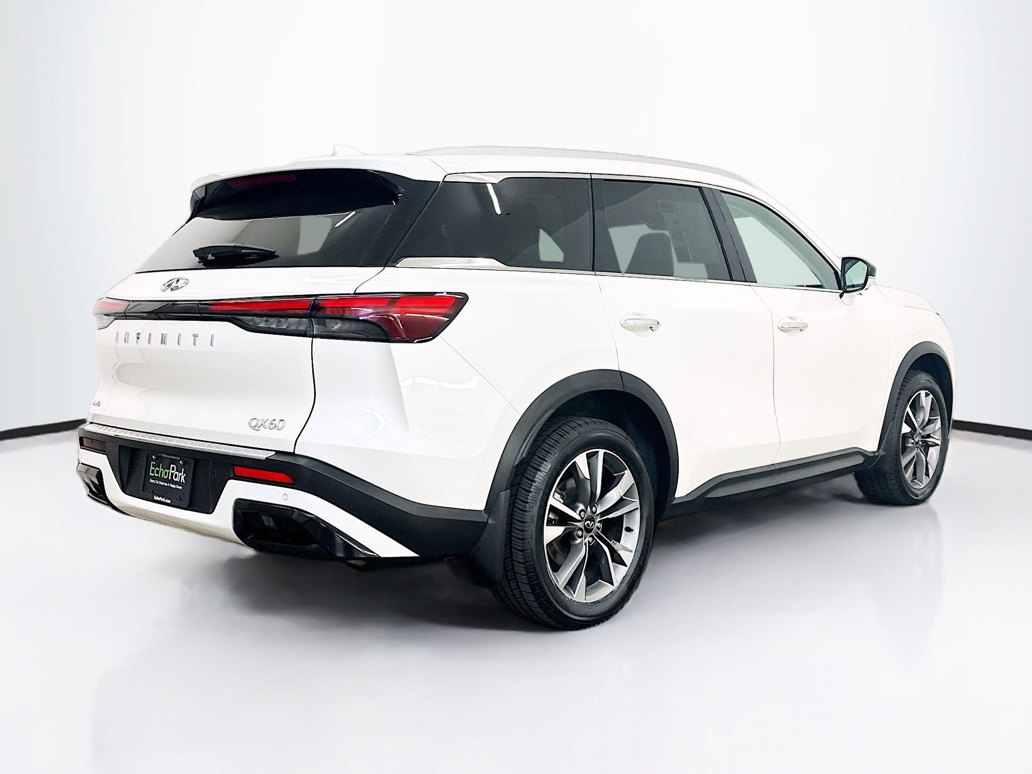 Used 2023 INFINITI QX60 Luxe w/ Performance Audio Package AWD/4WD image 9