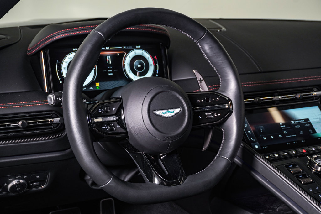 Used 2025 Aston Martin DB12 Coupe RWD image 25