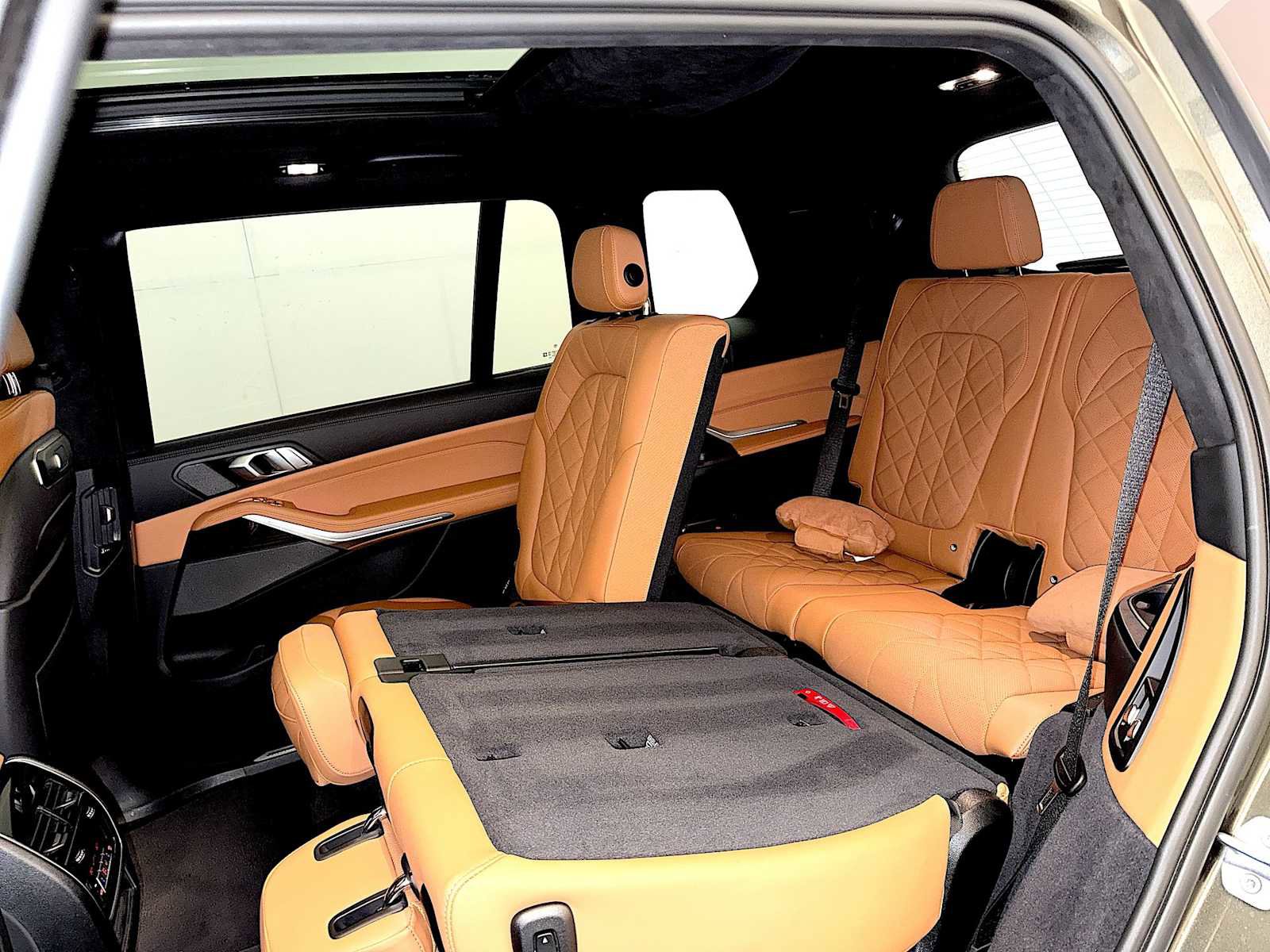 Certified 2024 BMW X7 xDrive40i w/ M Sport Package image 22