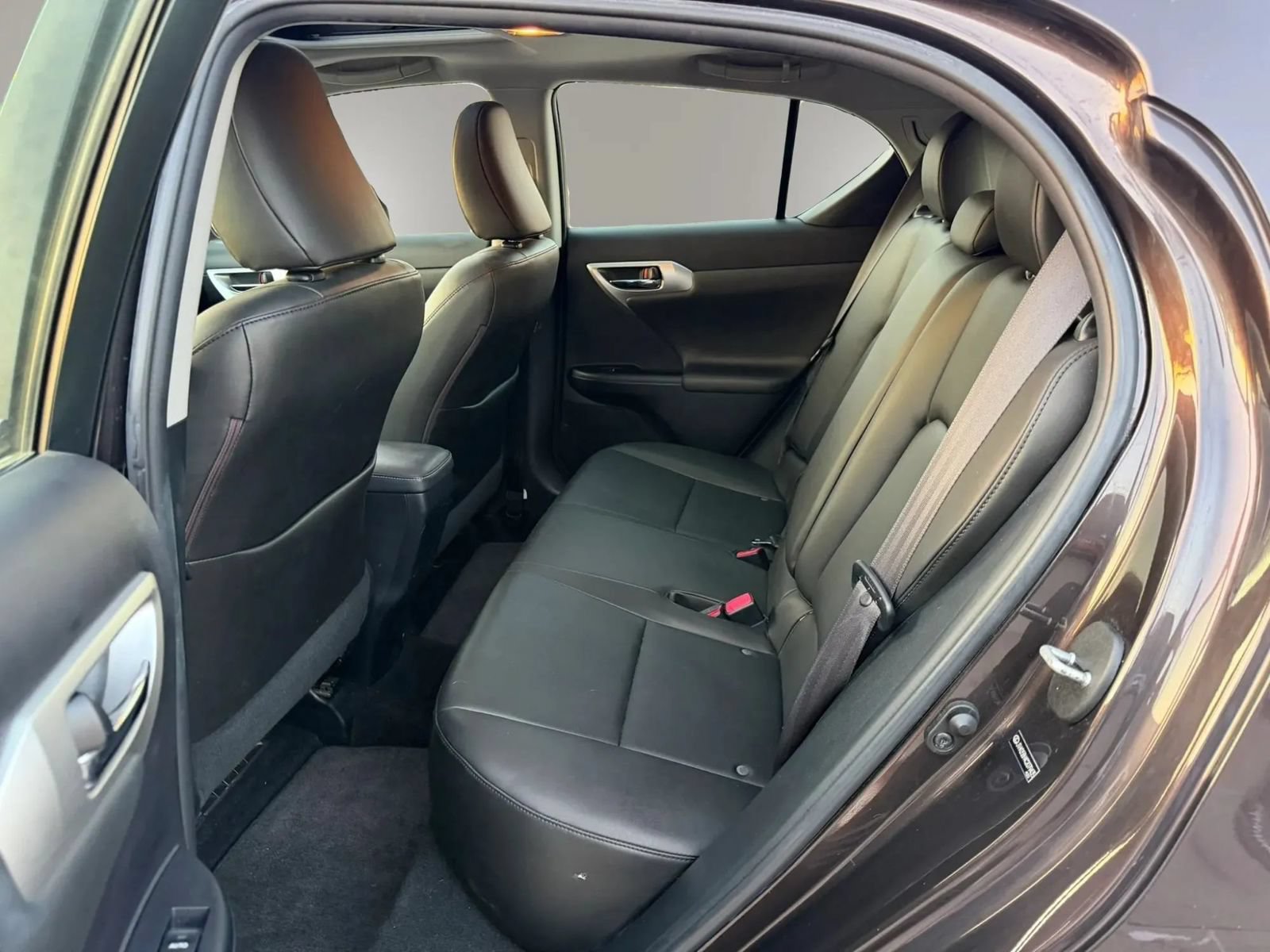 Used 2012 Lexus CT 200h Premium w/ Premium Audio Pkg FWD image 27