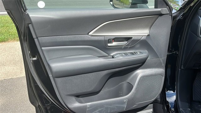 New 2025 Toyota Grand Highlander FWD image 6