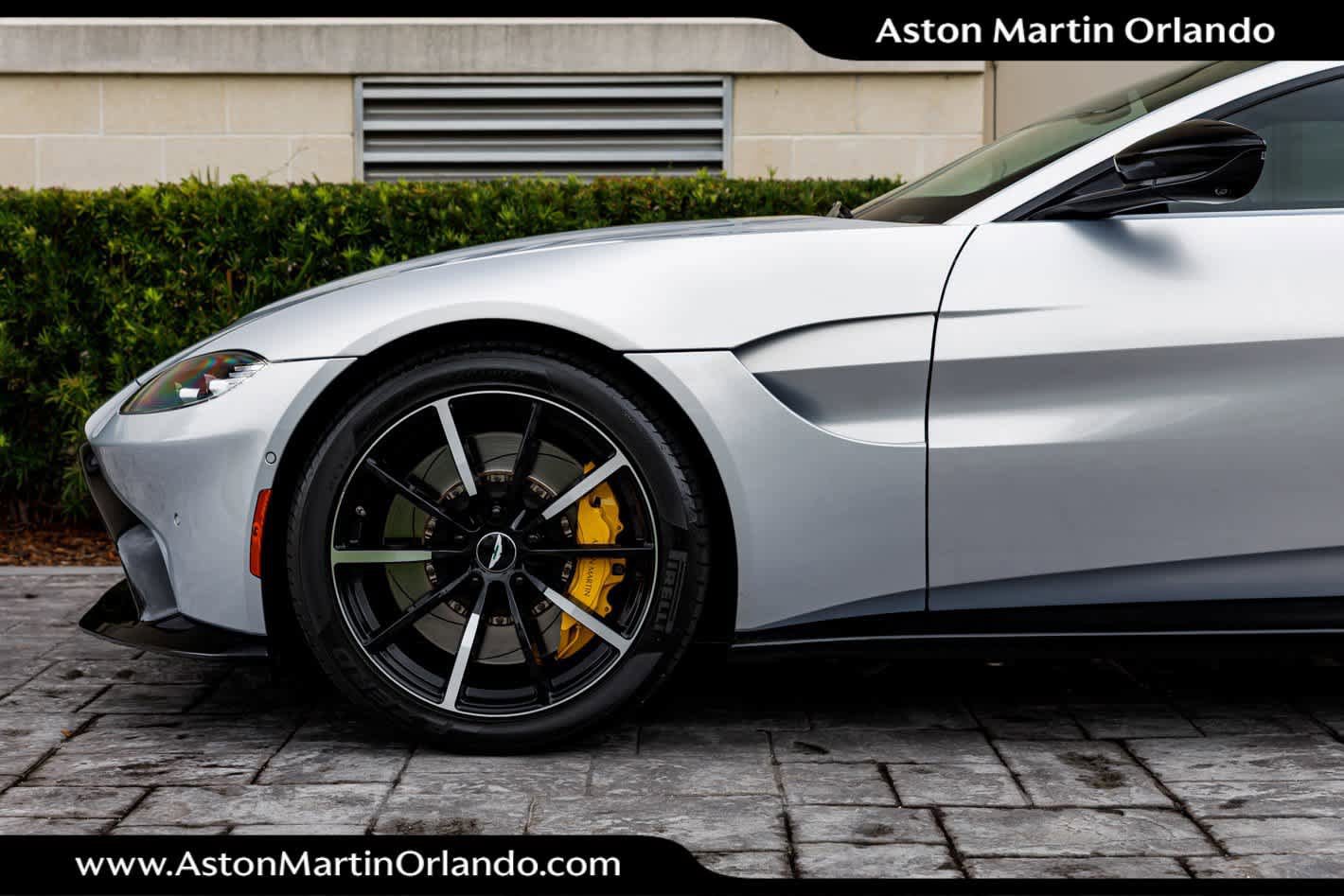 Used 2022 Aston Martin V8 Vantage Coupe image 35