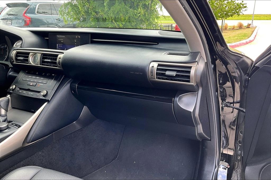 Used 2016 Lexus IS 200t image 19