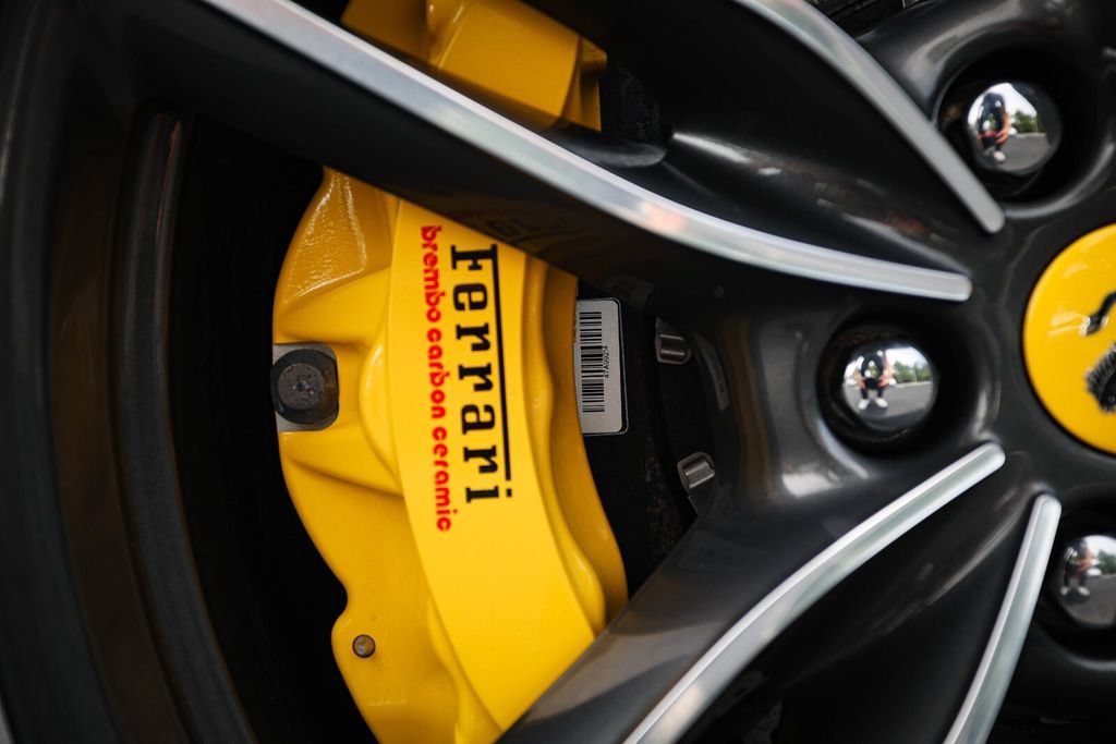 Certified 2021 Ferrari Roma RWD image 15
