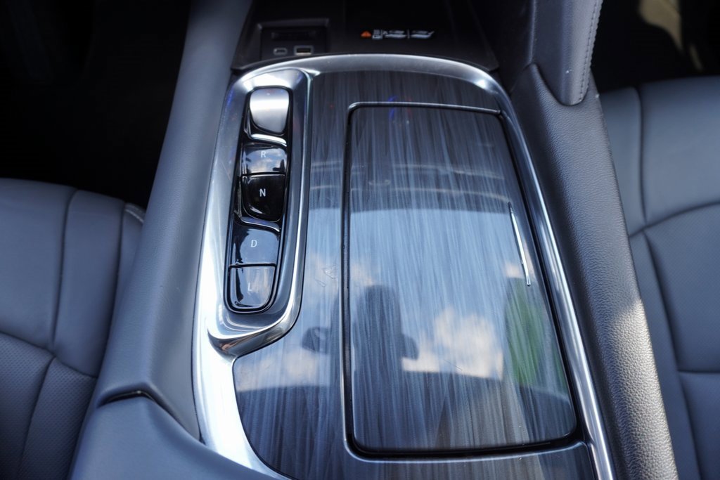 Used 2024 Buick Enclave Premium image 16