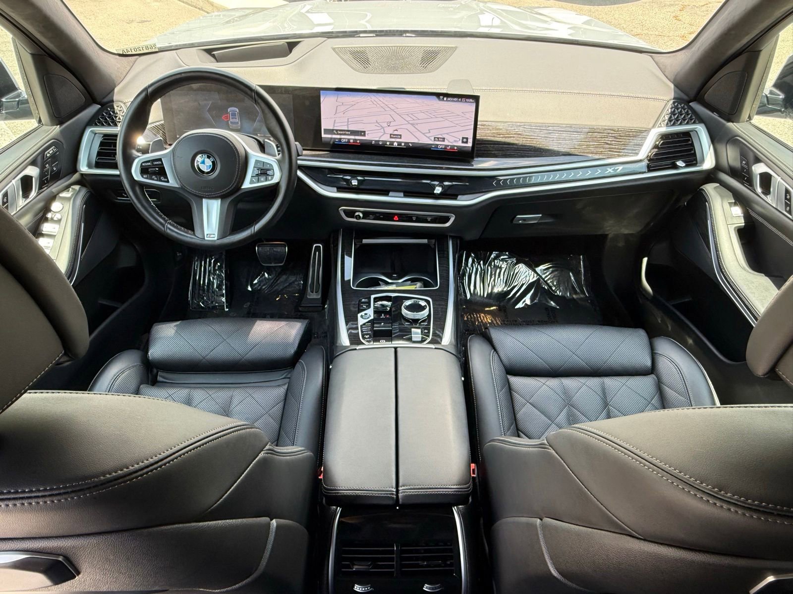 Certified 2025 BMW X7 xDrive40i w/ M Sport Package AWD/4WD image 32